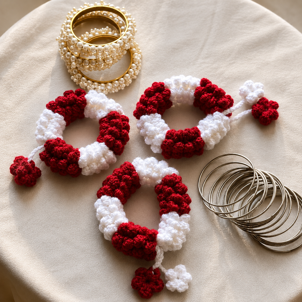 Bunai Red and White Gajra